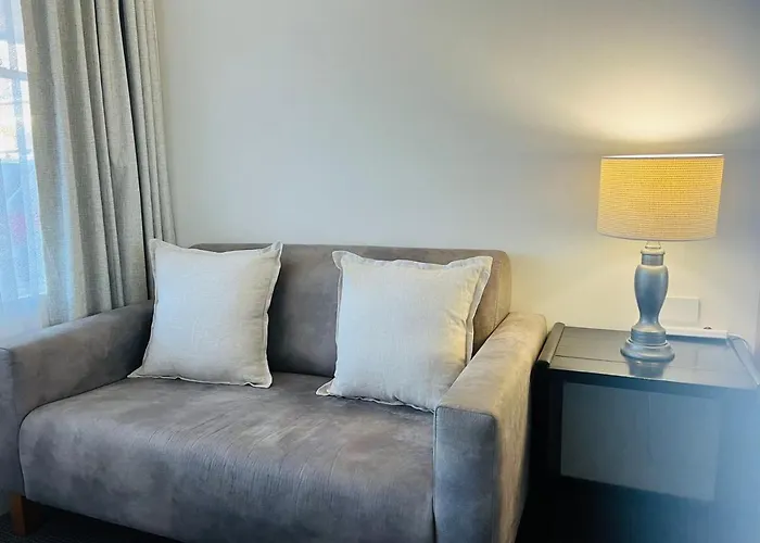 Cooks Endeavour Motor Inn