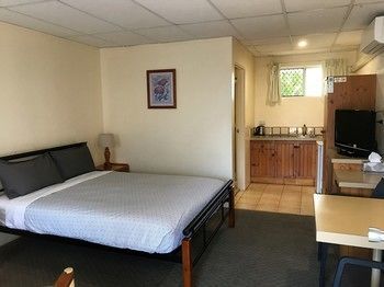 Motel Cooks Endeavour Motor Inn 3*