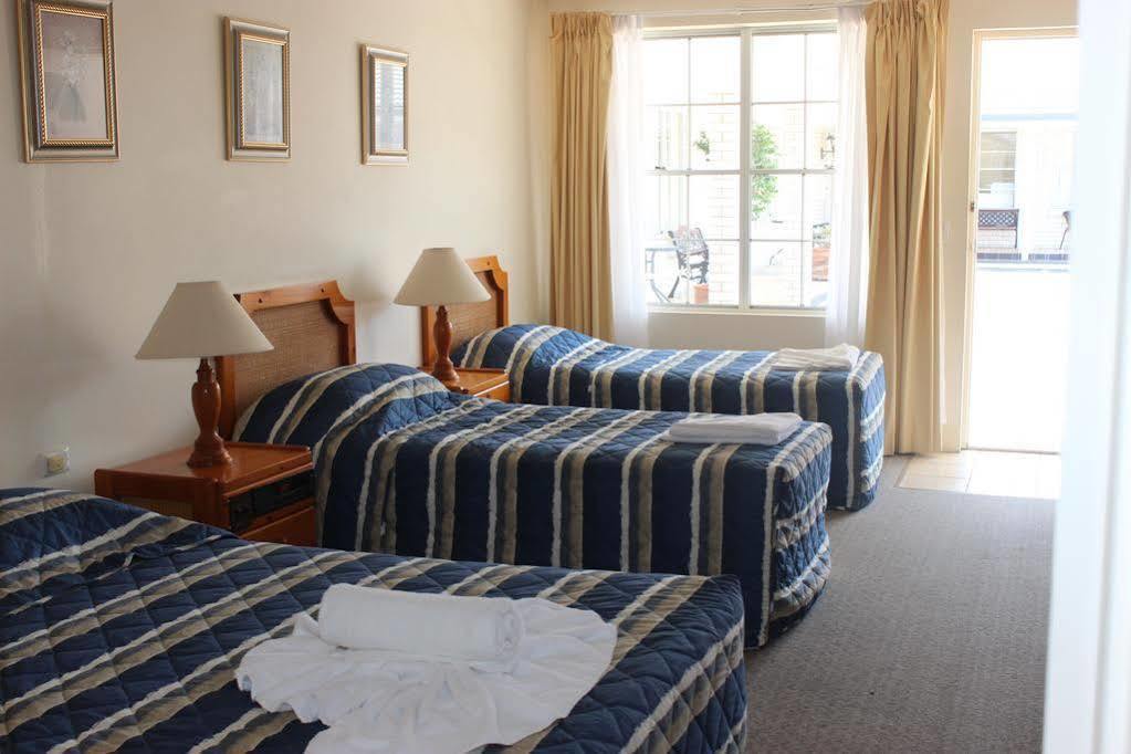 Cooks Endeavour Motor Inn 3*